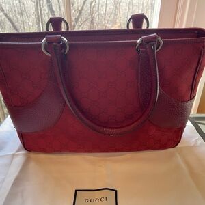 Spectacular Authentic Gucci Handbag!